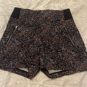 Athleta Trekkie North Short, Sz 0